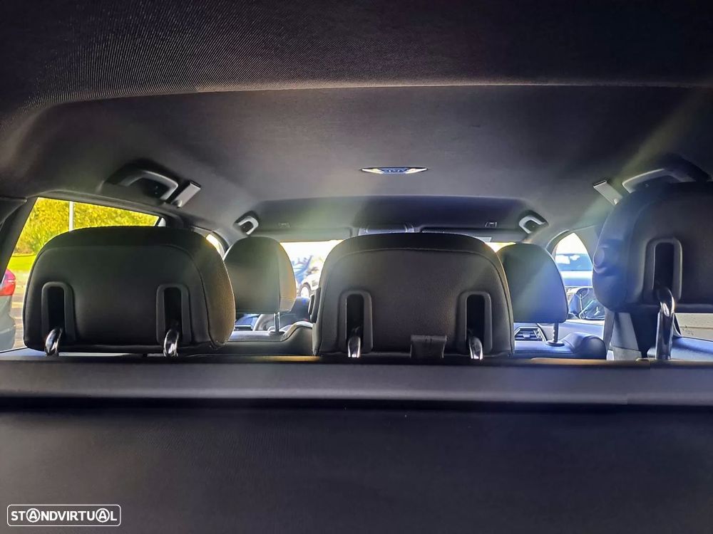 BMW 320 d Pack Desportivo M Pro Auto - 33