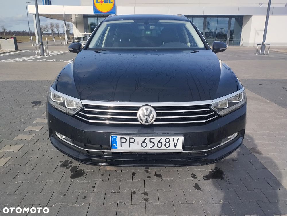 Volkswagen Passat - 4