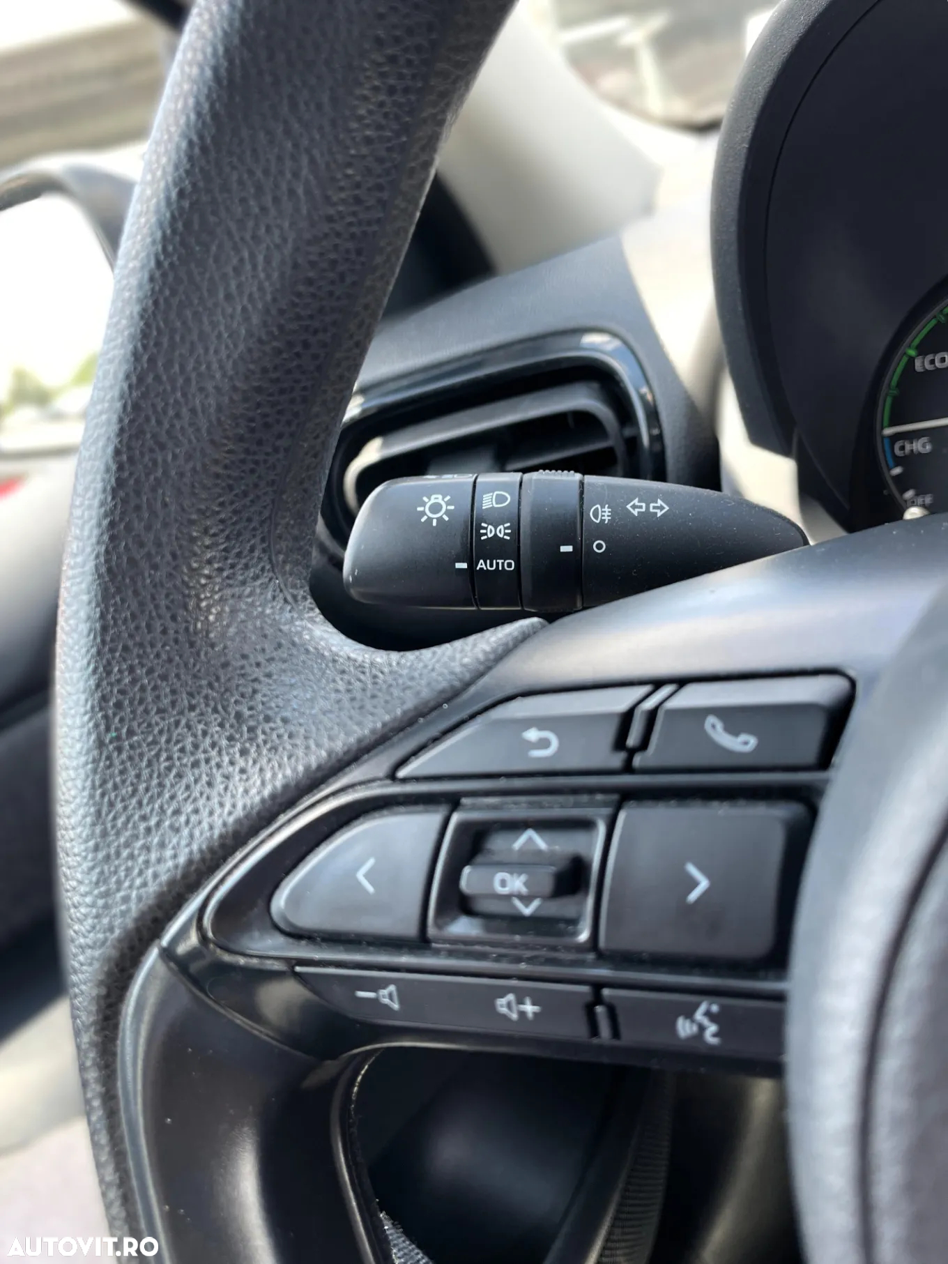Toyota Yaris 1.5 L CVT Active - 12