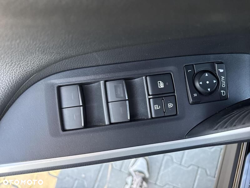 Toyota RAV4 - 13