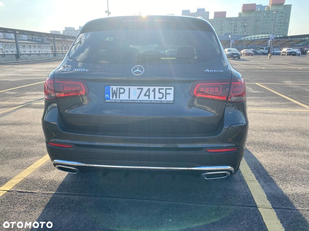 Mercedes-Benz GLC 300 e 4-Matic - 8