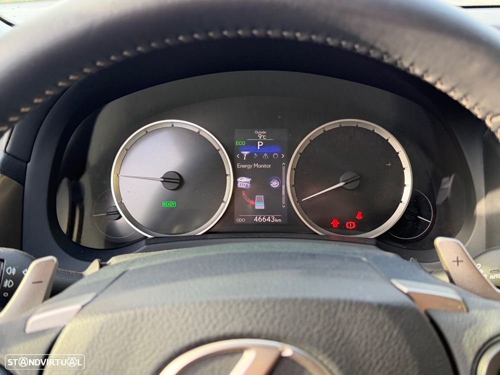 Lexus IS 300H Pack Executive+ - 48