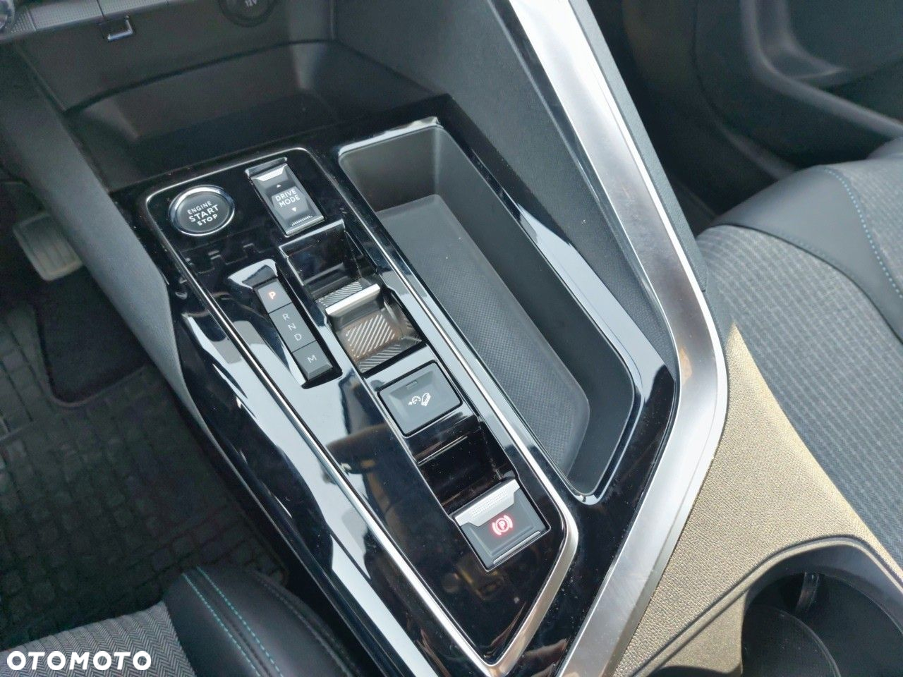Peugeot 3008 1.2 PureTech Allure Pack S&S EAT8 - 13