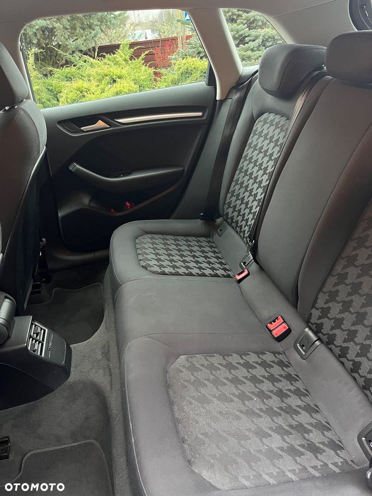 Audi A3 Sportback 1.4 TFSI Ambiente - 11