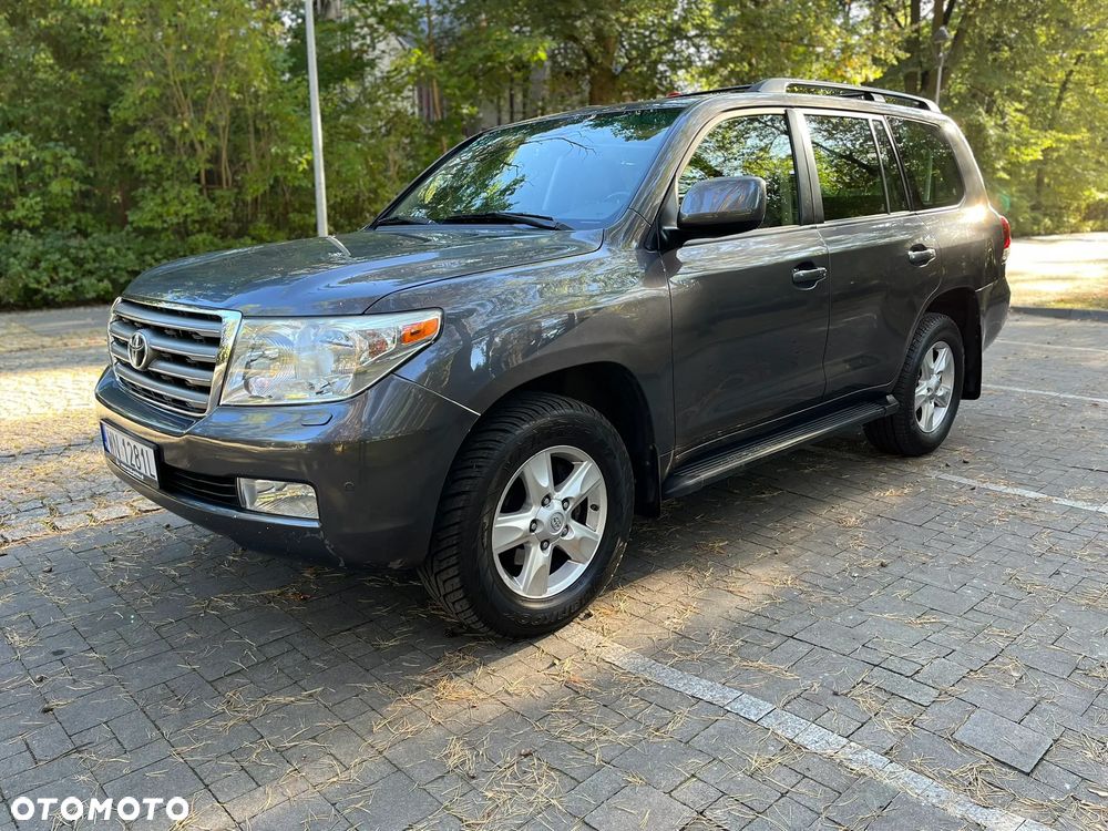 Toyota Land Cruiser - 2