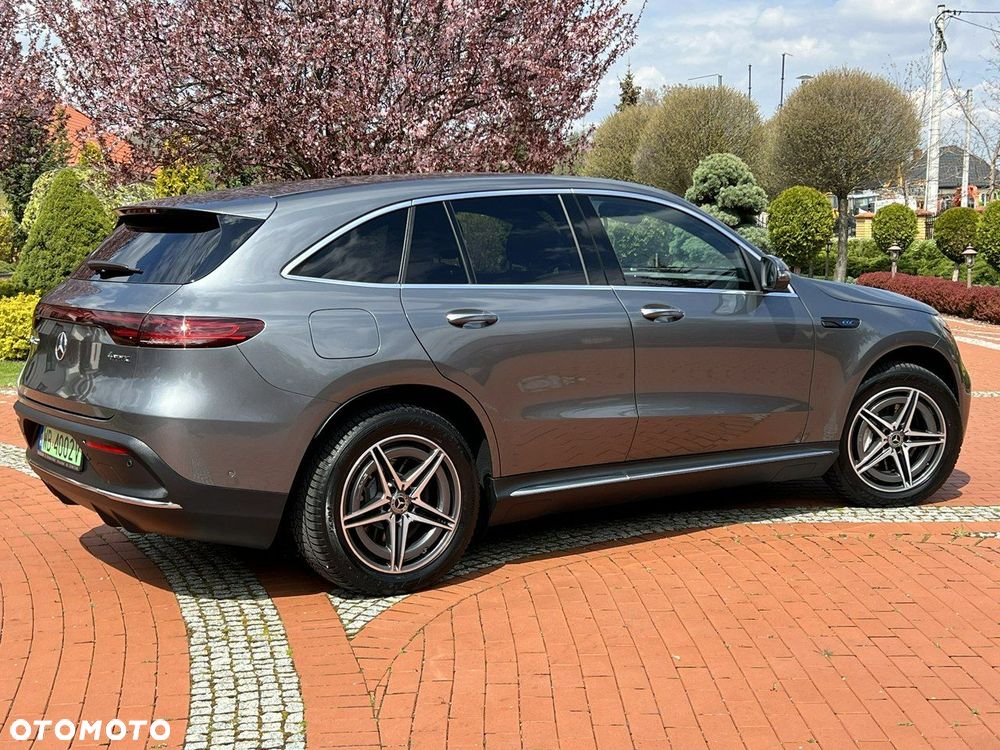 Mercedes-Benz EQC - 9