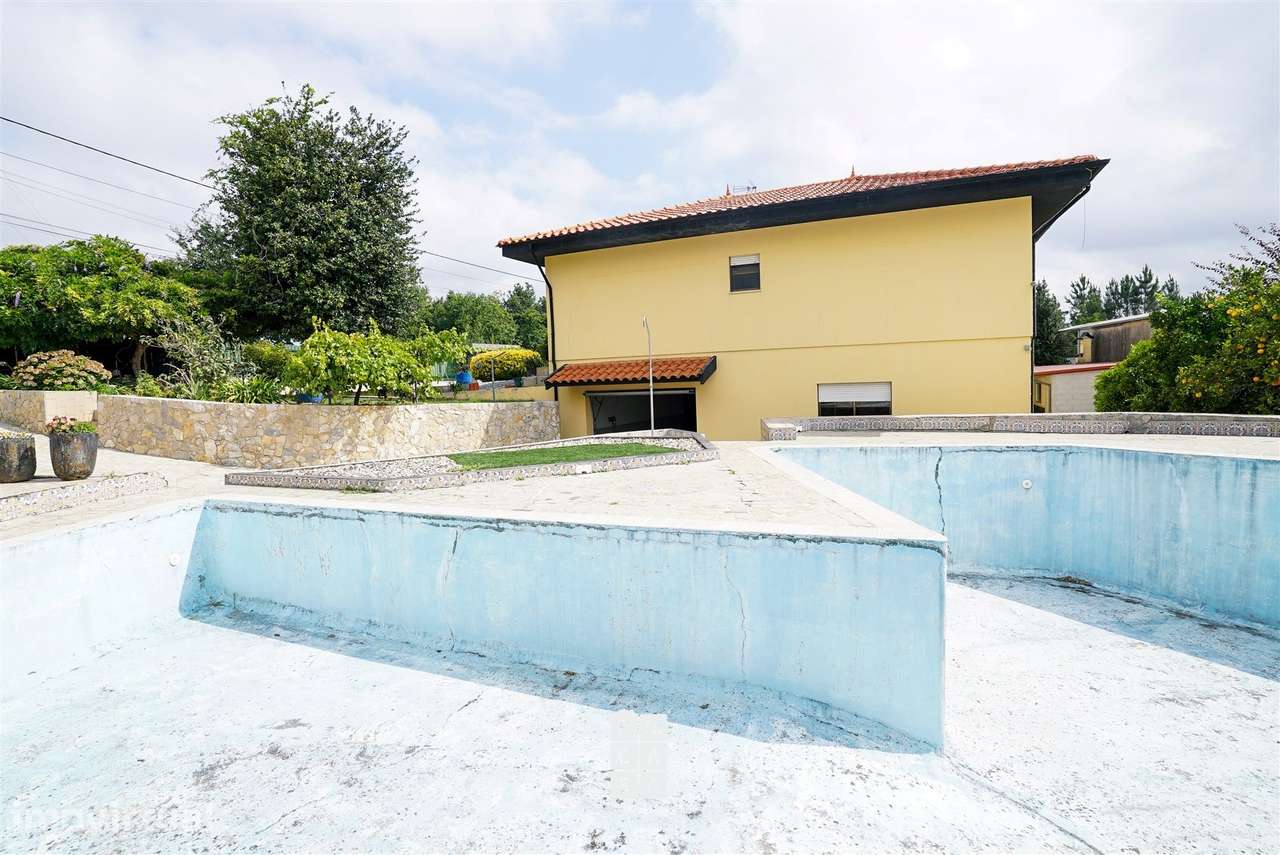Moradia T4+1 Independente com Piscina garagem para 6 Viaturas e Dois A - Grande imagem: 3/60