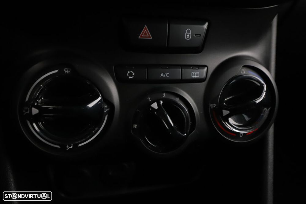 Peugeot 208 1.5 BlueHDi Signature - 15