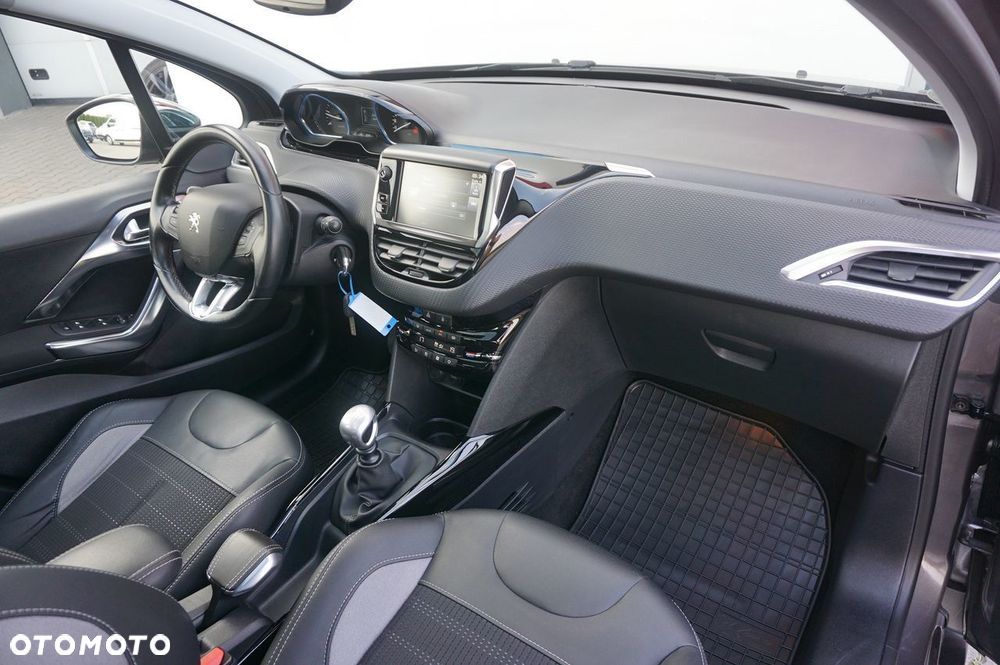 Peugeot 2008 1.6 BlueHDi Allure S&S - 6