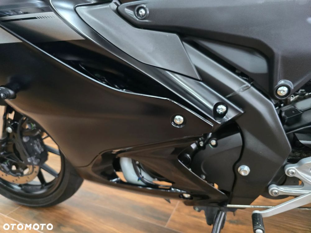 Yamaha YZF - 12
