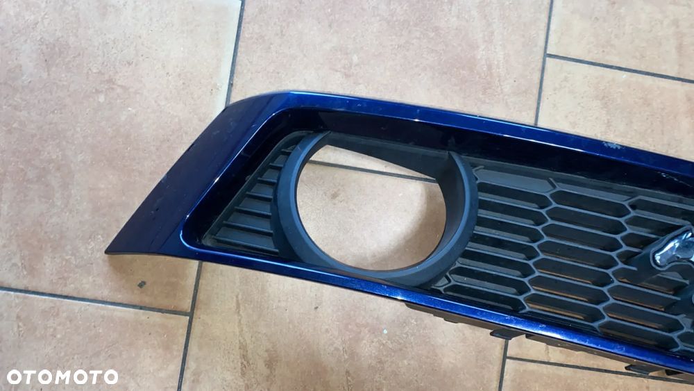 GRILL GÓRNY RAMKA FORD MUSTANG V GT CAŁOŚĆ BEZ HALOGENÓW LEKKO USZKODZONY - 2