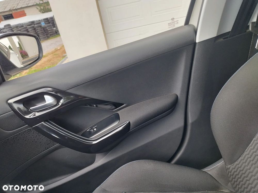 Peugeot 208 1.2 PureTech Style - 19