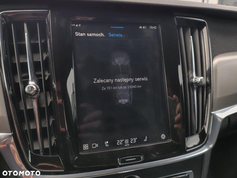 Volvo V90 Cross Country - 26