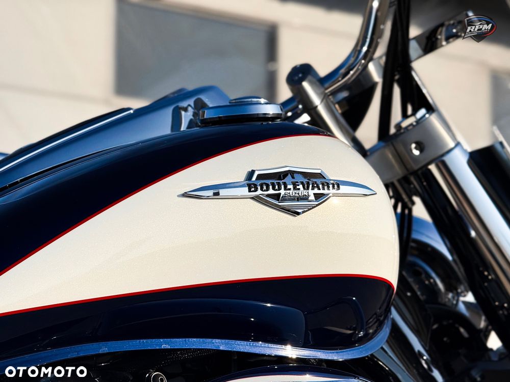Suzuki Boulevard - 17