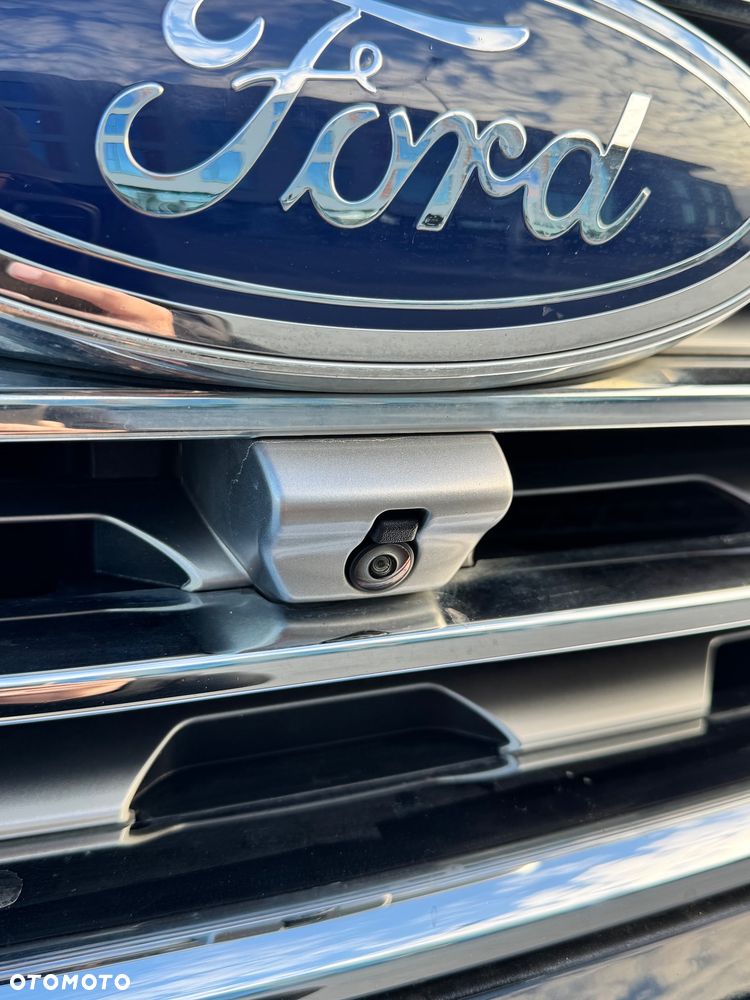 Ford Edge - 32