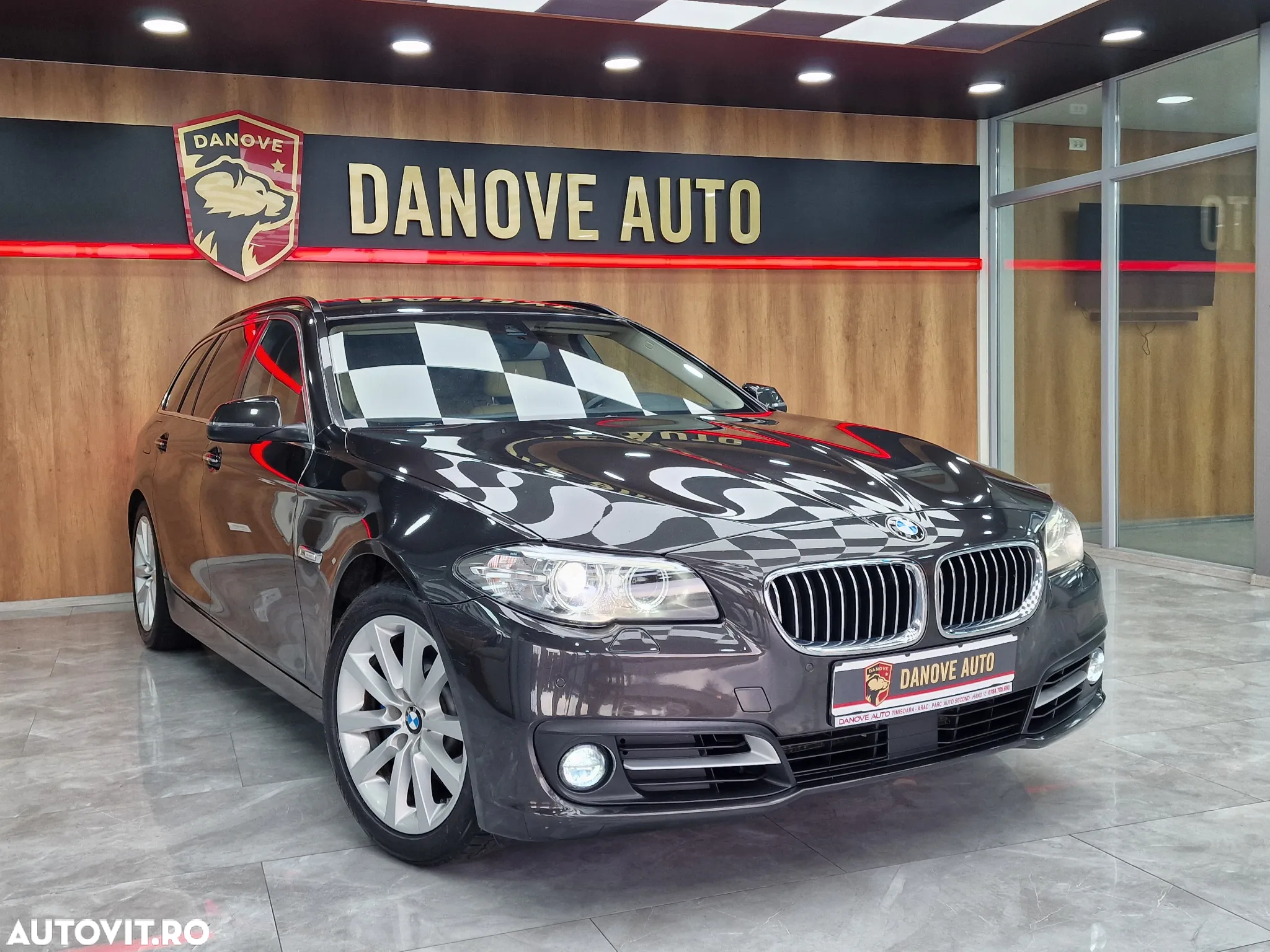 BMW Seria 5 520d Touring Aut. Luxury Line - 9