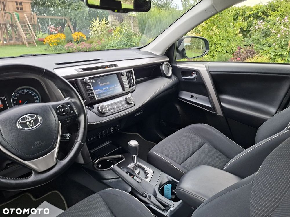 Toyota RAV4 - 16