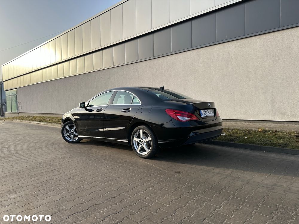 Mercedes-Benz CLA 180 Urban - 3