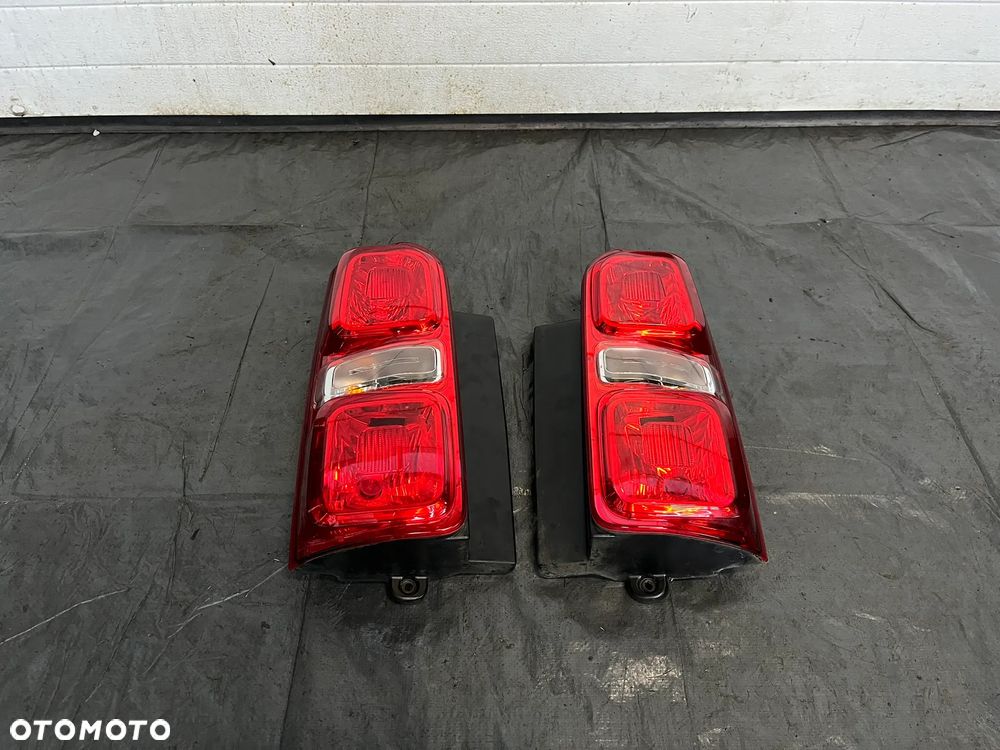 EXPERT III Jumpy III ProAce Lampa tylna lewa oryginał oryginalna 9808243180 9808243182 - 1