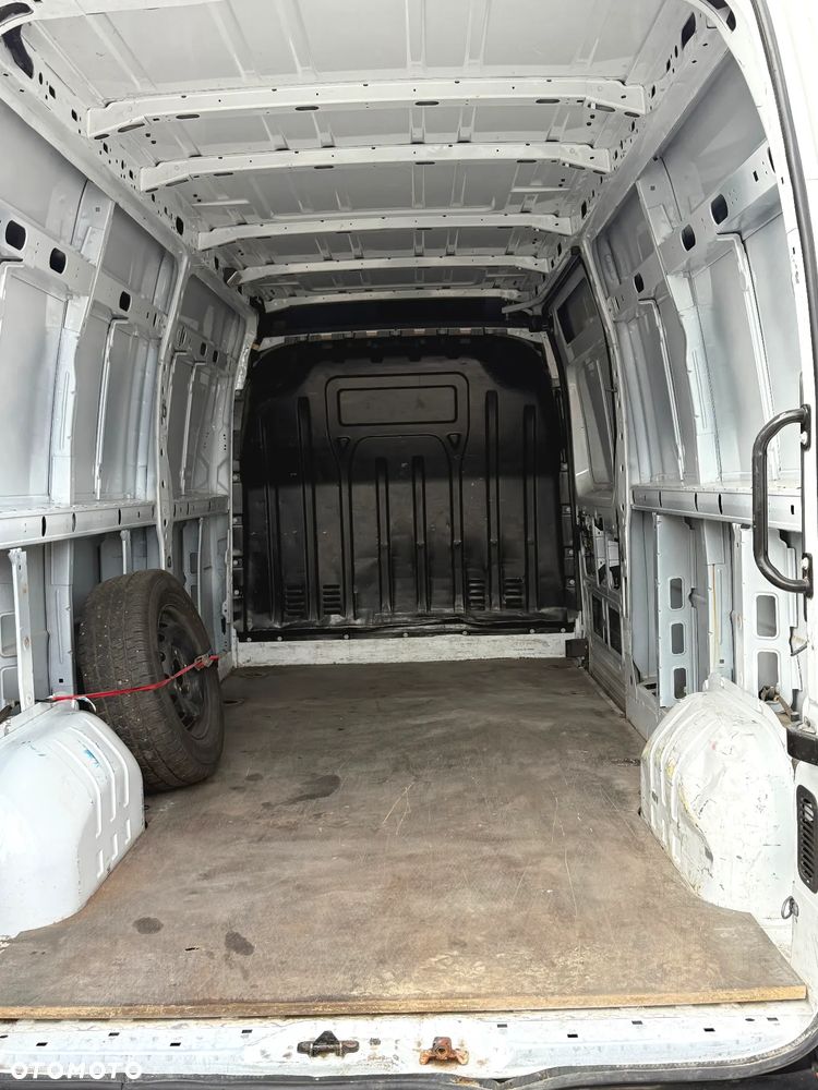 Nissan NV400 - 14