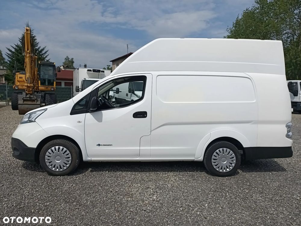 Nissan ENV 200 Maxi - 4
