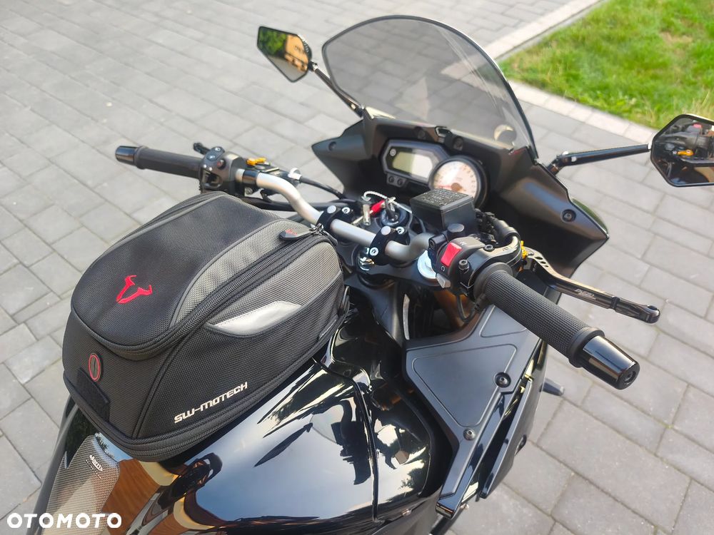 Yamaha FZ8 - 12