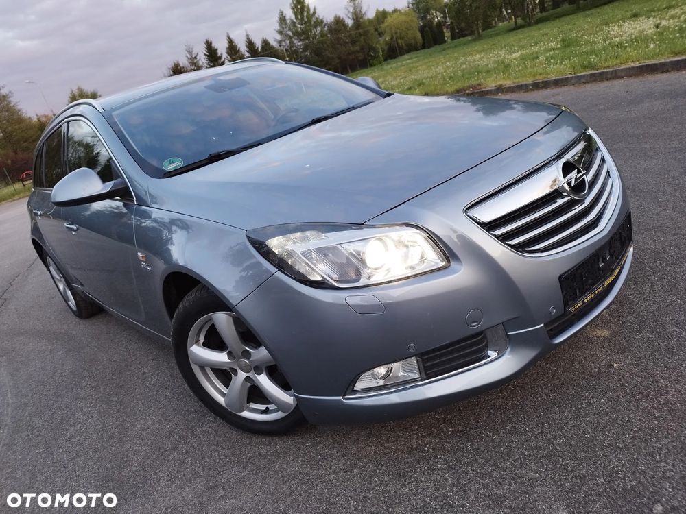 Opel Insignia 2.0 Turbo Sports Tourer 4x4 Automatik Cosmo - 4