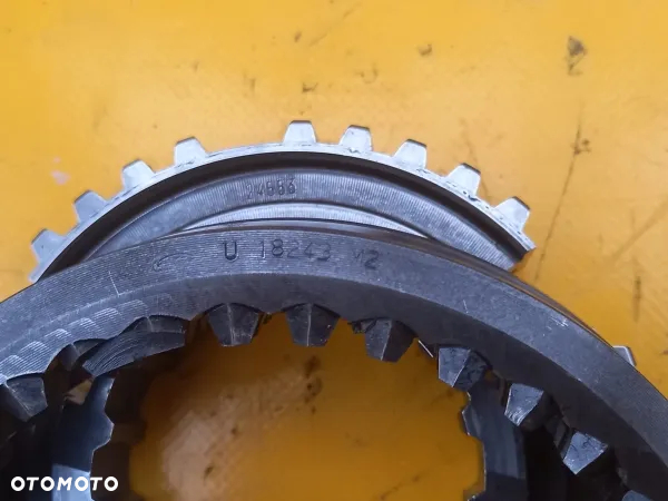 Synchronizator 3-4 bieg skrzyni Dynashift Massey Ferguson 6180 - 10