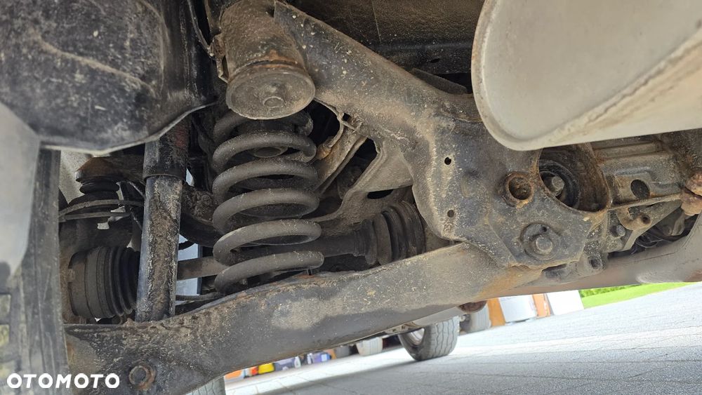 Suzuki Grand Vitara 2.0 - 7