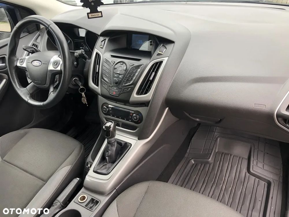 Ford Focus 1.6 Trend - 29