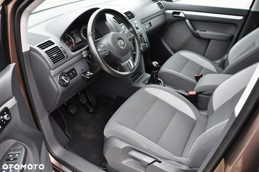 Volkswagen Touran - 29