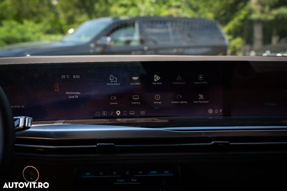 Cadillac Escalade - 18