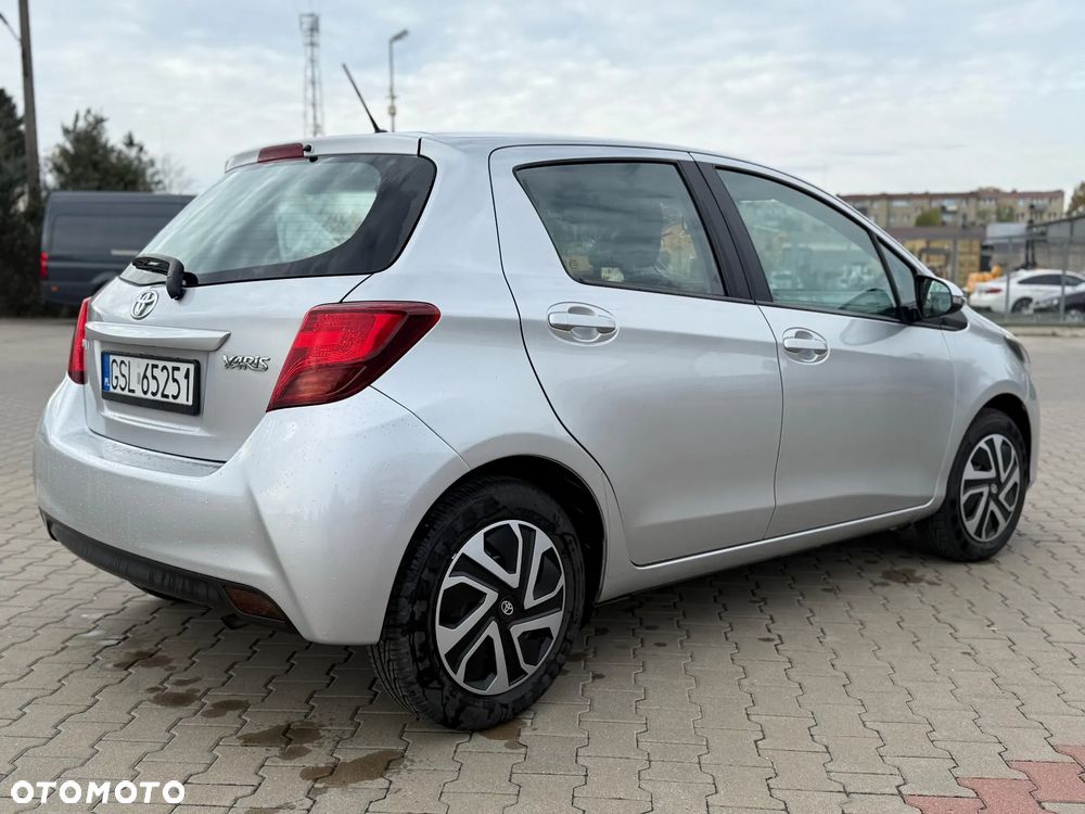 Toyota Yaris 1.0 Premium - 8