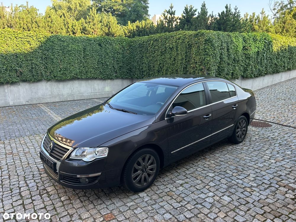 Volkswagen Passat 1.6 FSI Comfortline - 11
