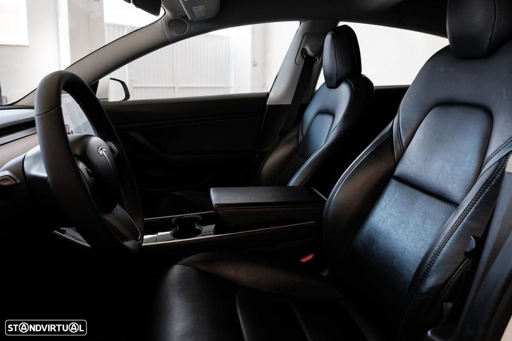 Tesla Model 3 Long-Range Dual Motor AWD - 4