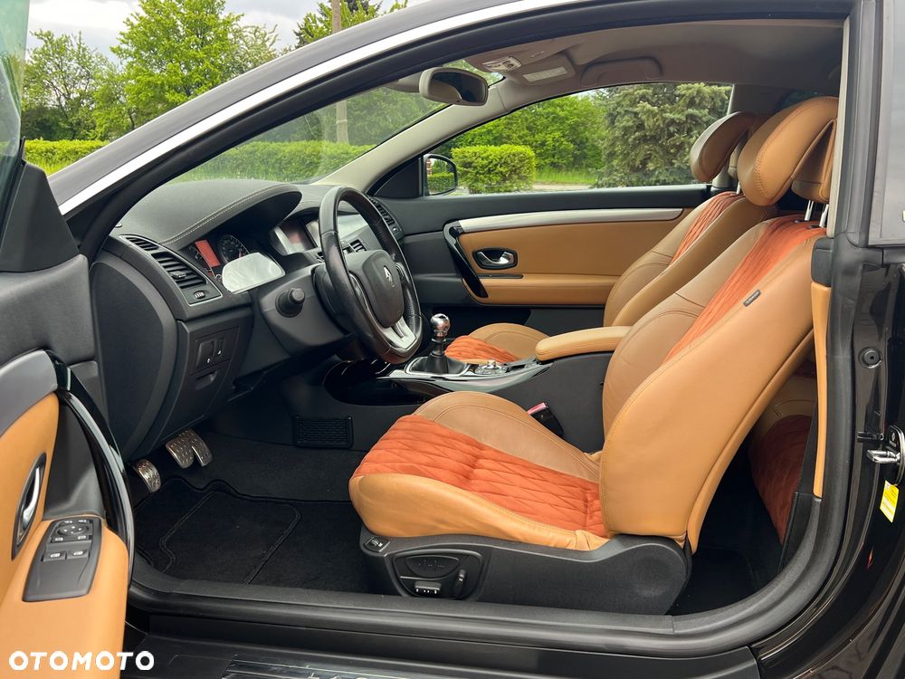 Renault Laguna dCi 180 FAP GT - 18