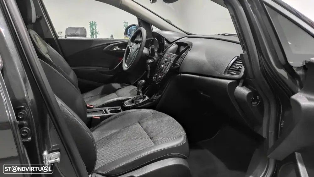 Opel Astra Sports Tourer 1.6 CDTi Executive S/S - 24