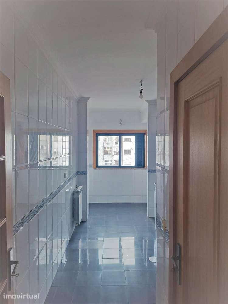 **Apartamento T2 em Praceta Bernarda Ferreira Lacerda, Porto** - Grande imagem: 2/5
