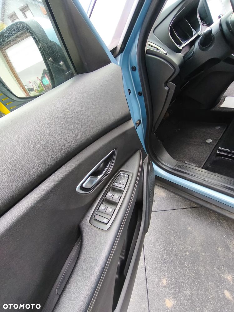 Renault Grand Scenic - 8