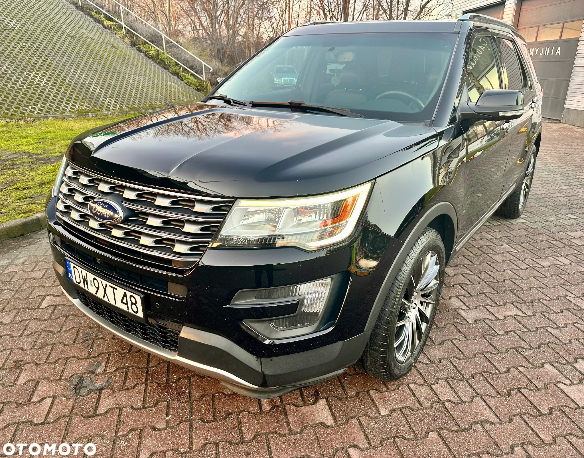 Ford Explorer - 2