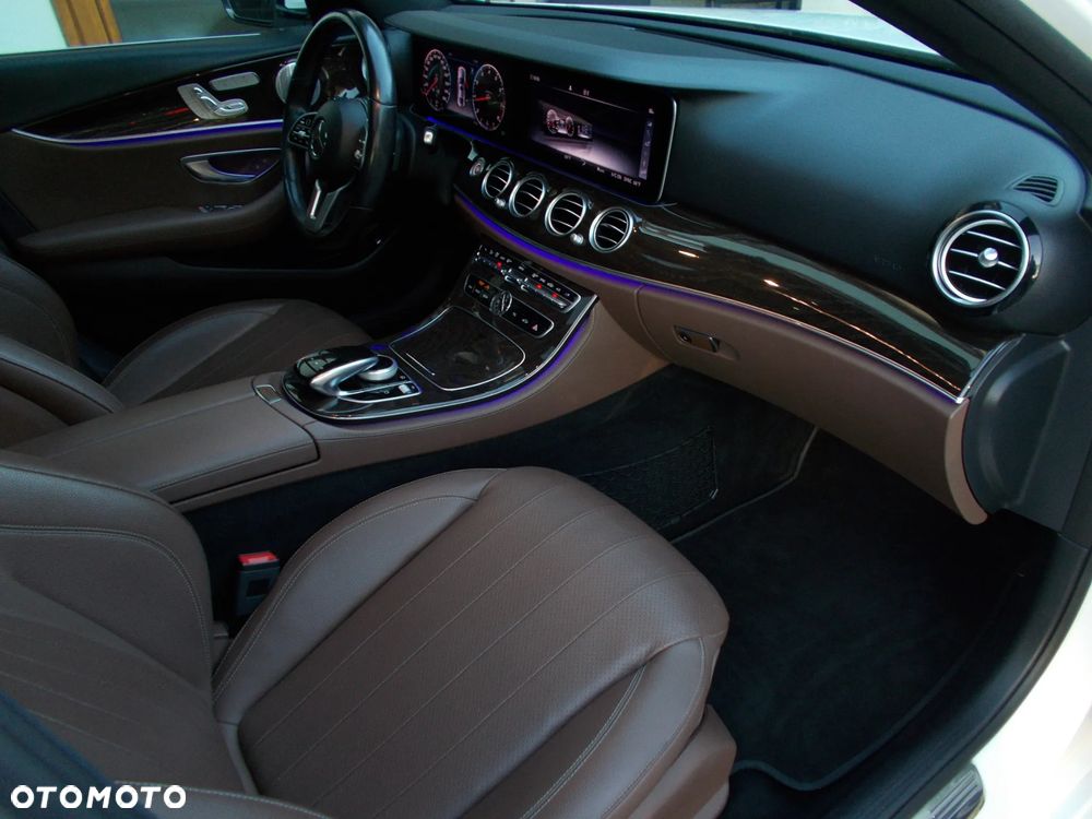 Mercedes-Benz Klasa E 350 9G-TRONIC AMG Line - 20