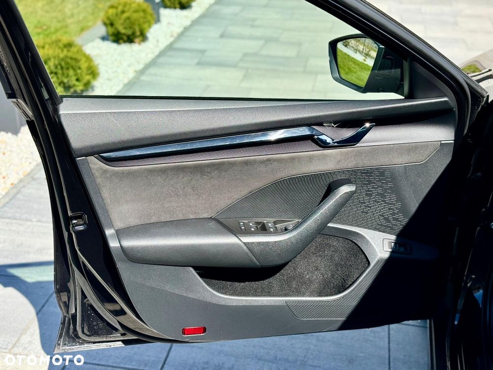 Skoda Octavia 2.0 TDI DSG 4x4 RS Plus - 31