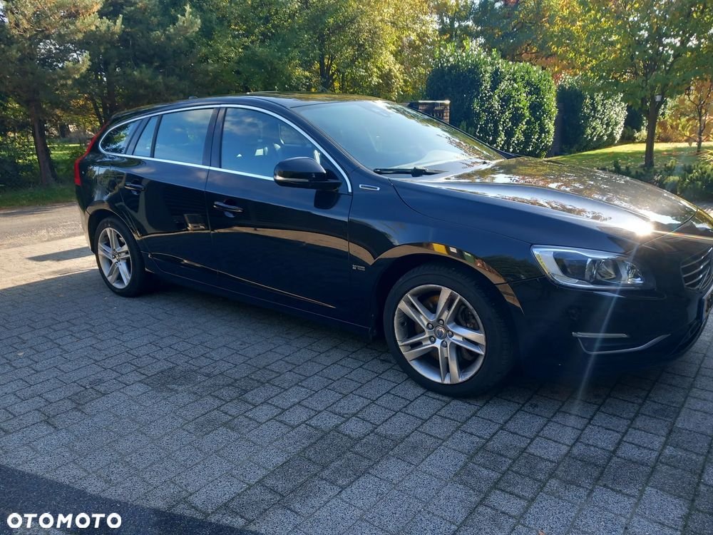 Volvo V60 D6 AWD Plug-in Hybrid Summum - 5