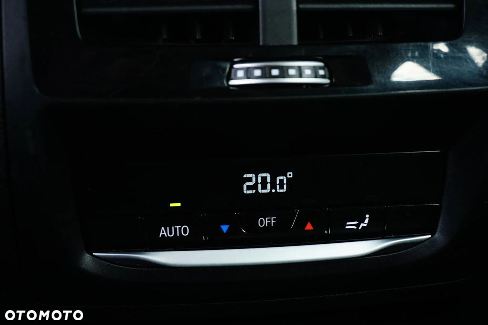 BMW X3 xDrive20i Advantage - 21