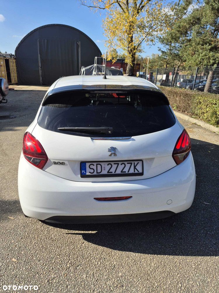 Peugeot 208 - 5