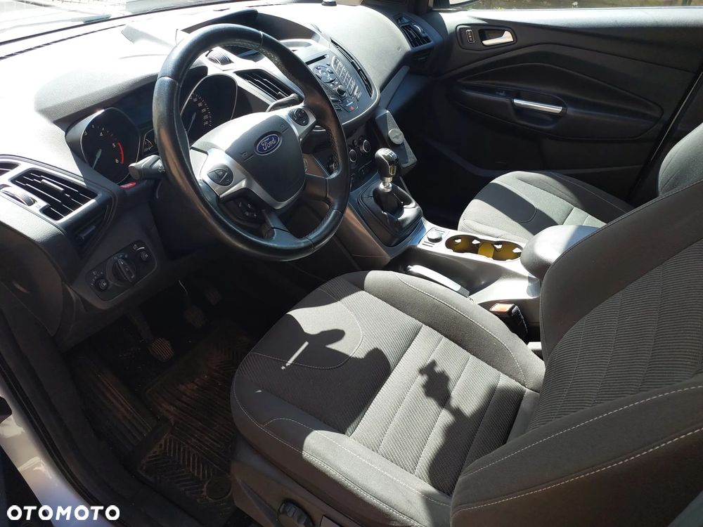 Ford Kuga - 8