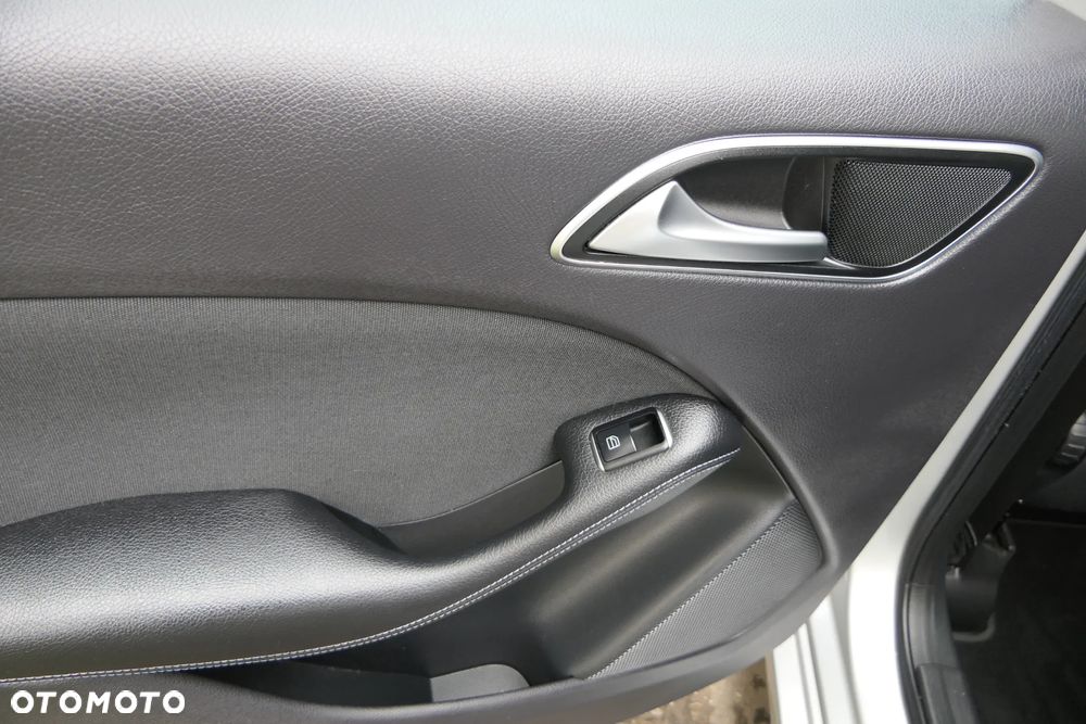 Mercedes-Benz Klasa B 180 d BlueEFFICIENCY Edition - 29