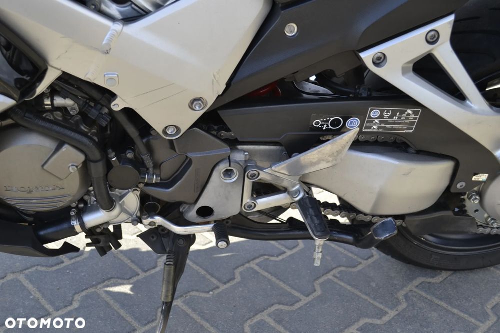 Honda VFR - 25