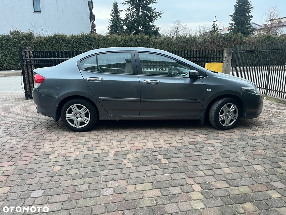 Honda City 1.4 Comfort - 1