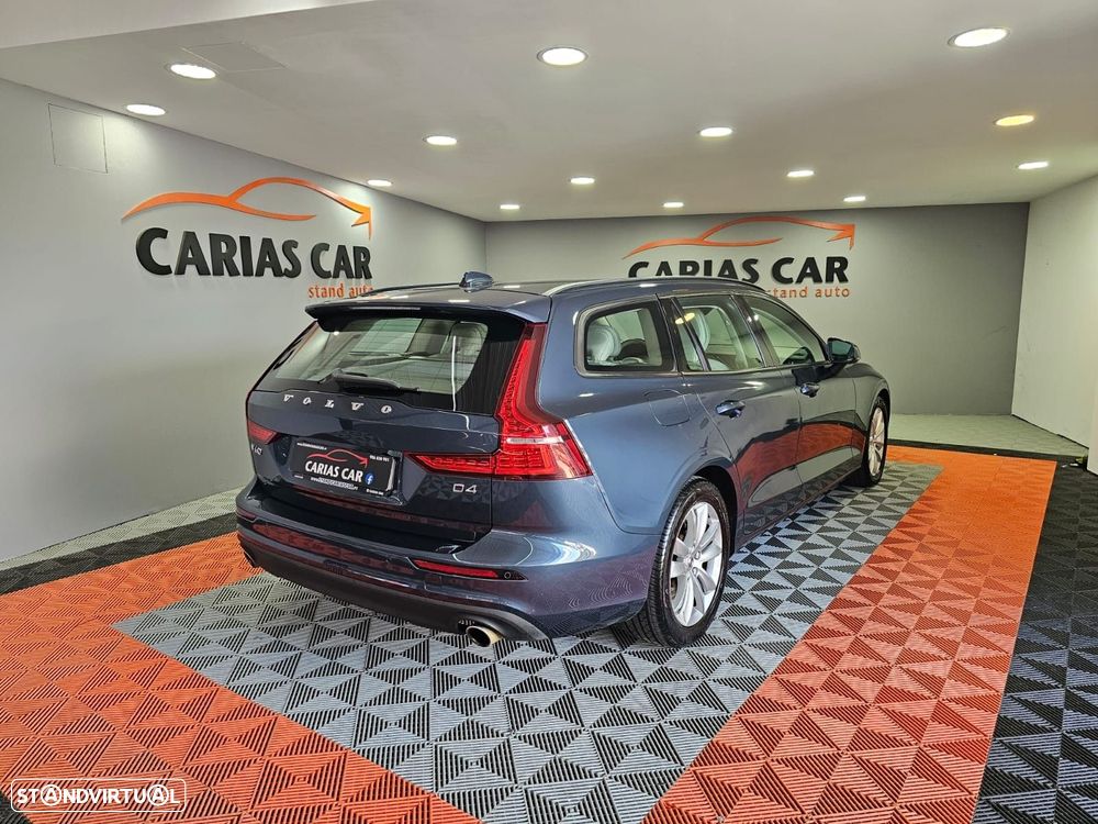 Volvo V60 2.0 D4 Momentum Geartronic - 6